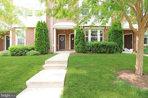 44083 Peirosa Ter, CHANTILLY, VA, 20152-6127 | Card Image