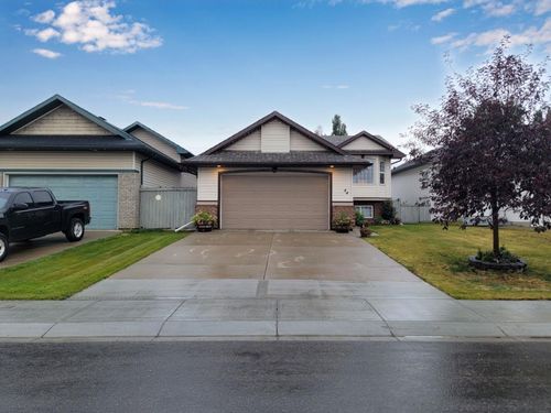 44 Pinnacle Way, Grande Prairie, AB, T8W2V5 | Card Image