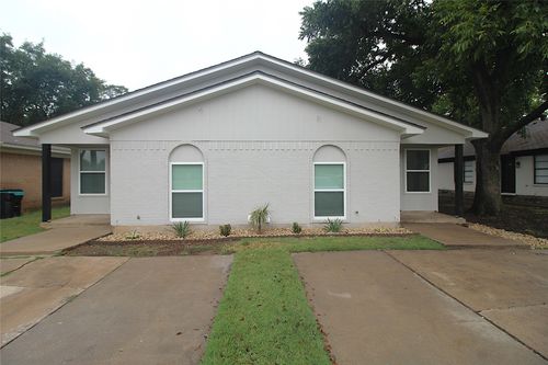232 S Main St, Burleson, TX, 76028-4838 | Card Image