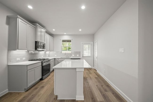 40423 Gerygone Ln, House other with 3 bedrooms, 2 bathrooms and 2 parking in Magnolia TX | Image 5