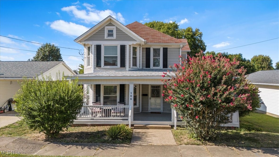 8th St, Williamstown, WV 26187