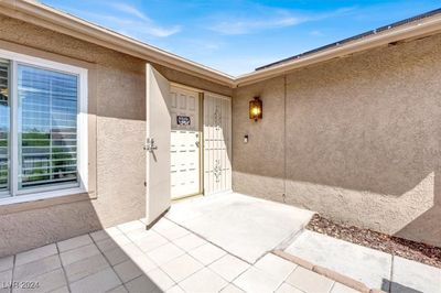 5435 Mountain Vista Street, House other with 4 bedrooms, 2 bathrooms and null parking in Las Vegas NV | Image 3