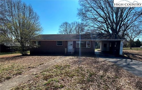 918 Emmanuel Church Rd, Conover, NC, 28613-9023 | Card Image