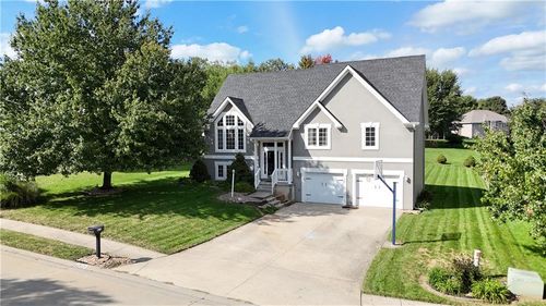 4217 N Devonshire Dr, Saint Joseph, MO, 64506-4572 | Card Image