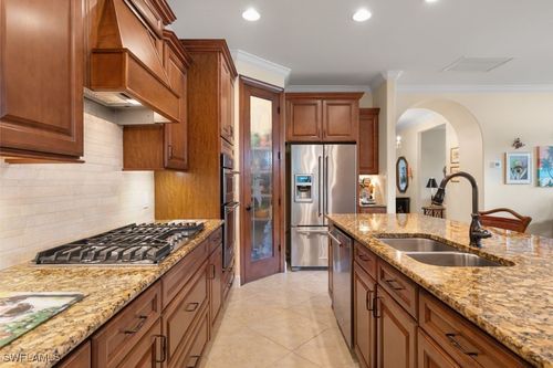 7211 Live Oak Dr, NAPLES, FL, 34114-8153 | Card Image
