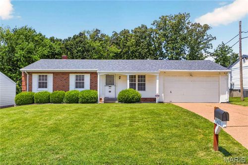 5421 Valleyside Ln, Saint Louis, MO, 63128-3747 | Card Image