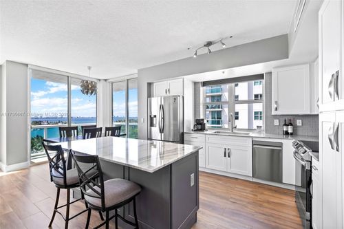 apt-911-7910 Harbor Island Dr, North Bay Village, FL, 33141-3391 | Card Image