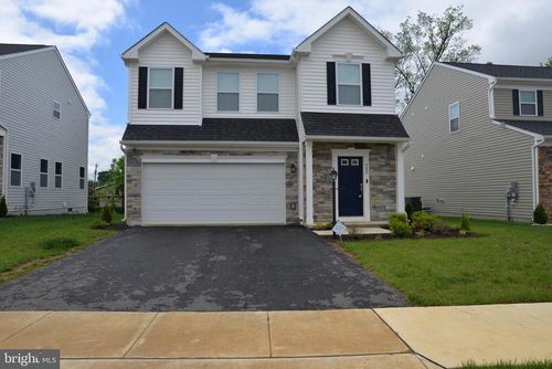 382 Freeman St, RANSON, WV, 25438-5548 | Card Image