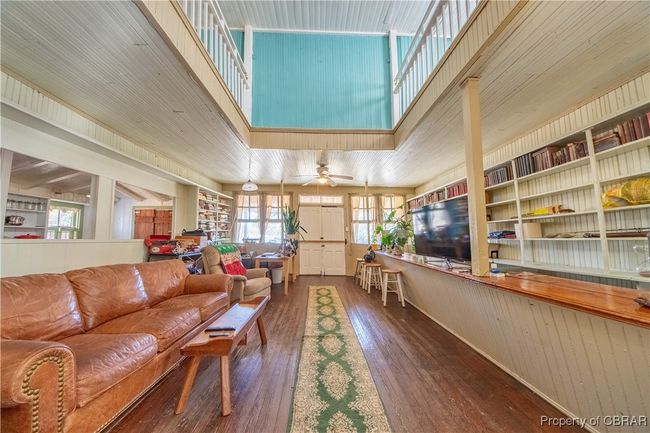 View of building lobby | Image 22