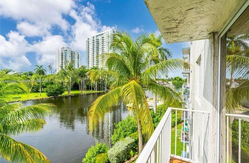 apt-422-1740 Nw North River Dr, Miami, FL, 33125-2359 | Card Image