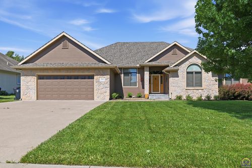 2523 Sw Santa Fe Ct, Topeka, KS, 66614-4958 | Card Image