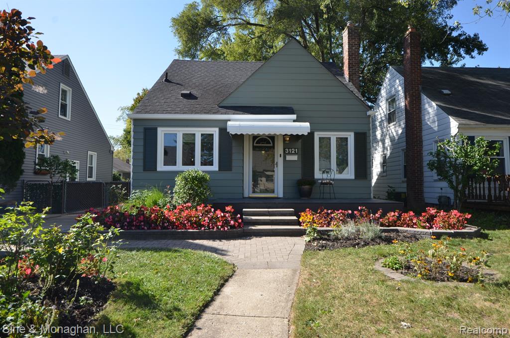 Thomas Ave, Berkley, MI 48072