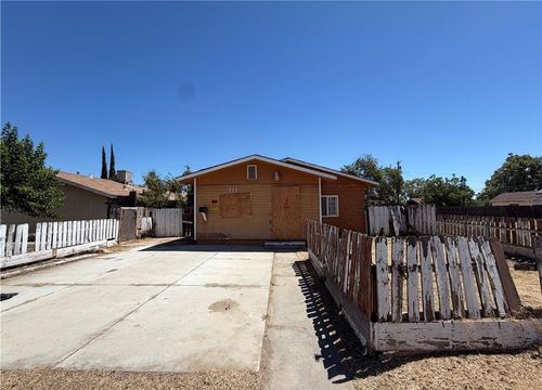711 S G St, Madera, CA, 93637-4710 | Card Image