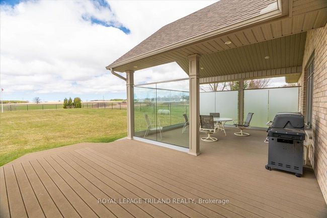 9416 Hickory Dr, House other with 3 bedrooms, 4 bathrooms and 10 parking in Strathroy ON | Image 34