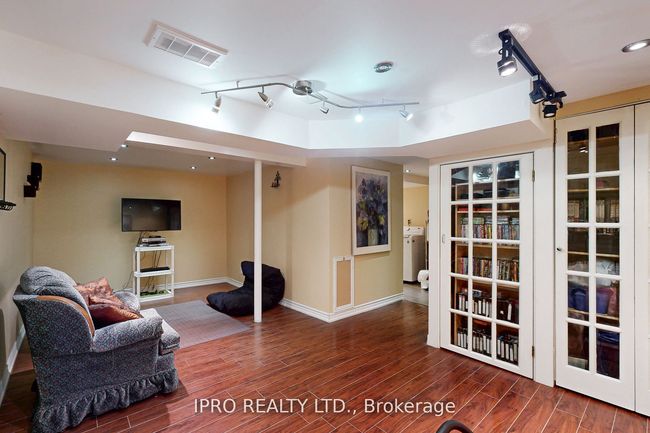238 Royal Salisbury Way, House attached with 3 bedrooms, 2 bathrooms and 3 parking in Brampton ON | Image 35
