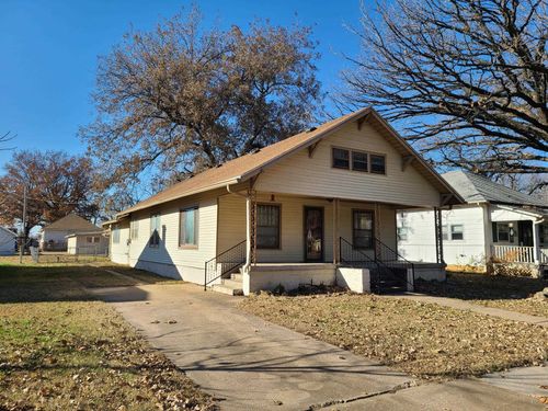 1711 Loomis St, Winfield, KS, 67156-4918 | Card Image