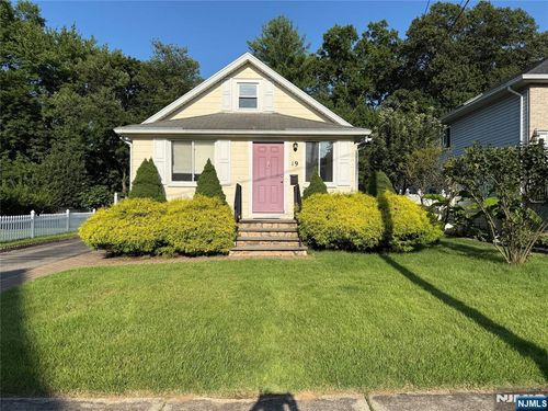 19 Ontario St, Dumont, NJ, 07628-2725 | Card Image