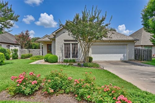 2424 Dillon Street, Brenham, TX, 77833 | Card Image