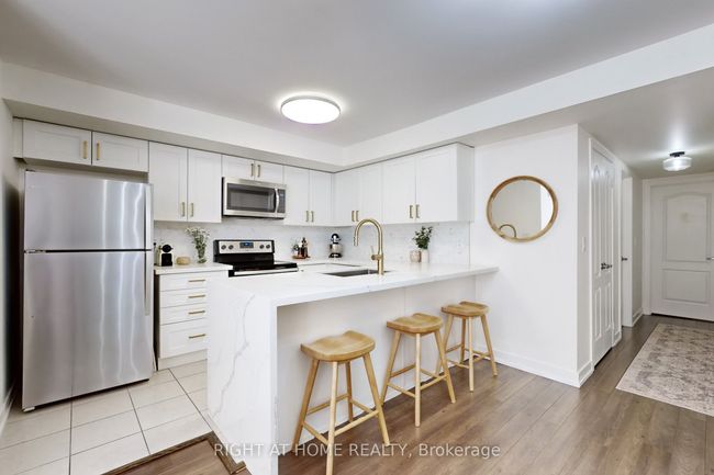 129 - 2 Dunsheath Way, Condo with 2 bedrooms, 2 bathrooms and null parking in Markham ON | Image 11