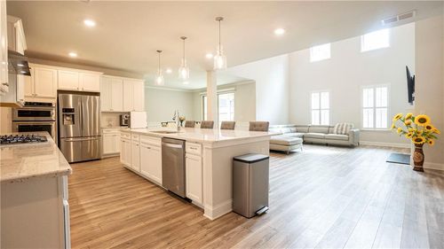 585 Briard Dr, Sugar Hill, GA, 30518-3750 | Card Image