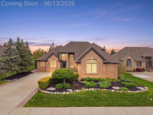 16137 Darlene Dr, Macomb, MI, 48042-1629 | Card Image