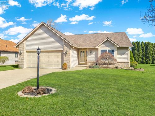 108 Orchard Grove Dr, Clyde, OH, 43410-1466 | Card Image