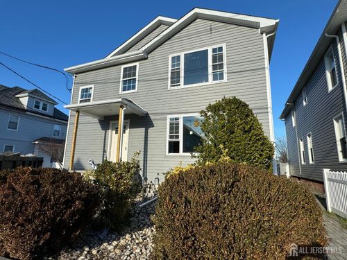 1-17 Thomas St, SOUTH RIVER, NJ, 08882-1142 | Card Image