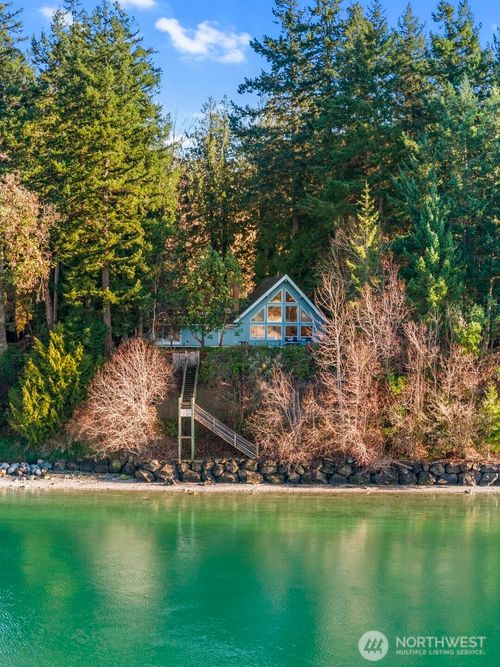 16273 Reitan Rd Ne, Bainbridge Island, WA, 98110-1002 | Card Image