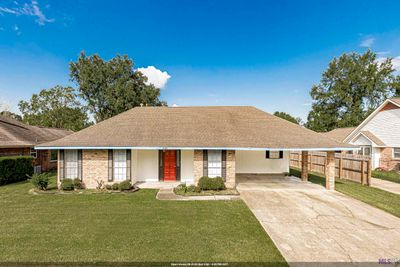 4135 Hillmont Dr, House other with 3 bedrooms, 2 bathrooms and null parking in Baton Rouge LA | Image 1