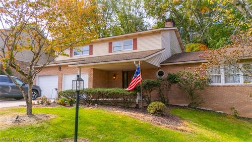 121 Beckett Ct, Saint Clairsville, OH, 43950-1600 | Card Image