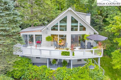 133 Wild Apple Dr, Blowing Rock, NC, 28605-9689 | Card Image