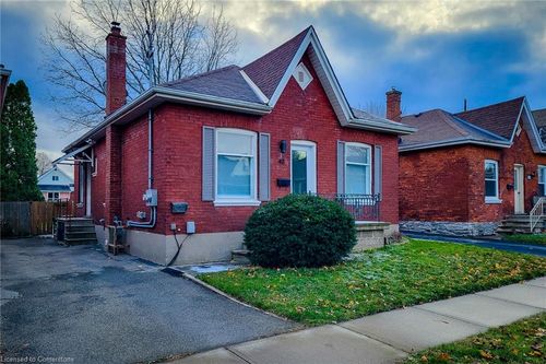 42 Strathcona Ave, Brantford, ON, N3S1T5 | Card Image