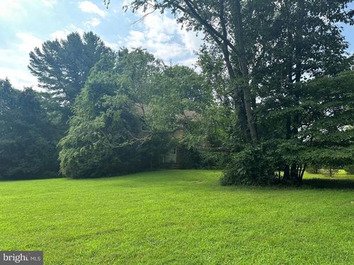 332 River Bend Rd, Great Falls, VA, 22066-4140 | Card Image