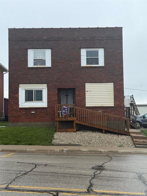 113 N Main St, Monona, IA, 52159-8285 | Card Image