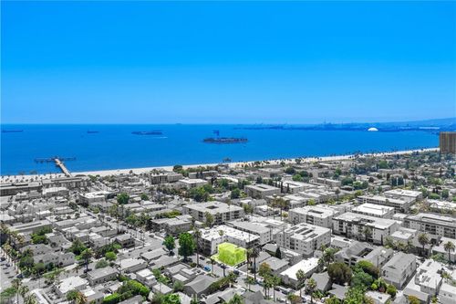 207 Mira Mar Ave, Long Beach, CA, 90803-6158 | Card Image