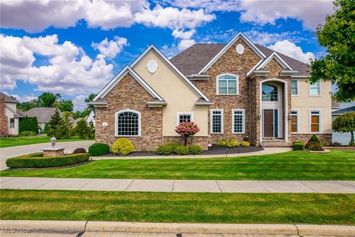 343 Glasgow Dr, Highland Heights, OH, 44143-3813 | Card Image