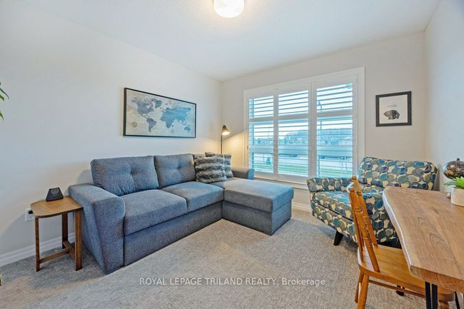 25 Feathers Cross, House attached with 4 bedrooms, 3 bathrooms and 2 parking in St Thomas ON | Image 6