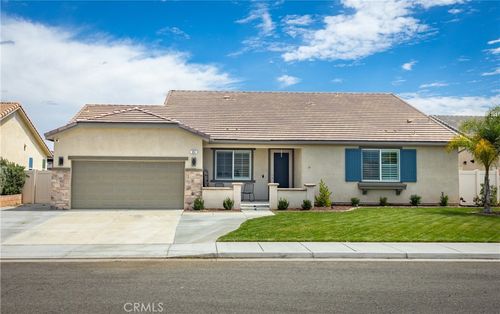 832 Hilltop Ct, Calimesa, CA, 92320-2131 | Card Image