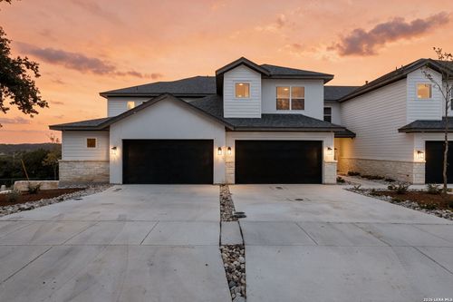 110 Magnolia Cir, Boerne, TX, 78006-7053 | Card Image