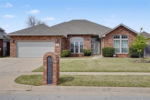 4216 W Detroit St, Broken Arrow, OK, 74012-8622 | Card Image