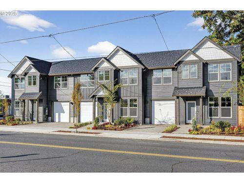 7417 Ne Fremont St, Portland, OR, 97213-5841 | Card Image