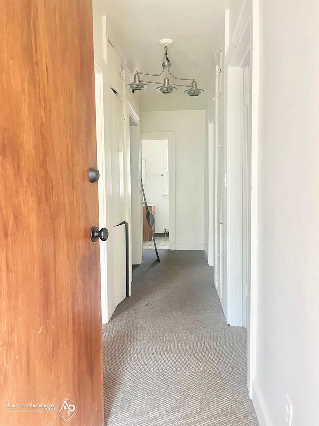 Upper level | Image 10