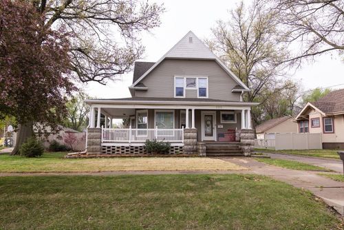 650 E 9th St, York, NE, 68467-3110 | Card Image
