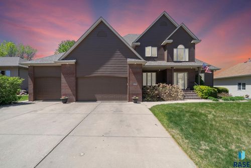 3701 S Pillsberry Ave, Sioux Falls, SD, 57103-7275 | Card Image