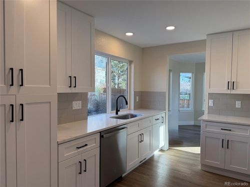 9178 Roadrunner Dr, Highlands Ranch, CO, 80129-5755 | Card Image