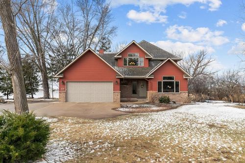 2740 Marine Drive, OSHKOSH, WI, 54901 | Card Image