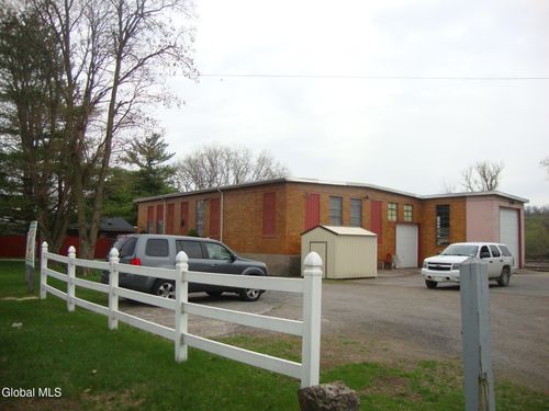 27 Sanders St, St. Johnsville, NY, 13452-1211 | Card Image