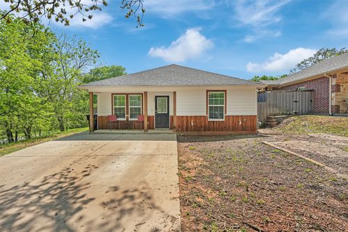 530 E Day St, Denison, TX, 75021-4814 | Card Image