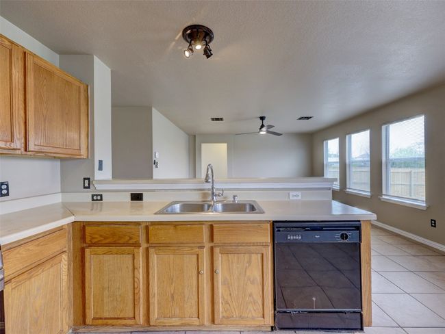 335 Dandelion Loop, House other with 4 bedrooms, 3 bathrooms and null parking in Kyle TX | Image 20