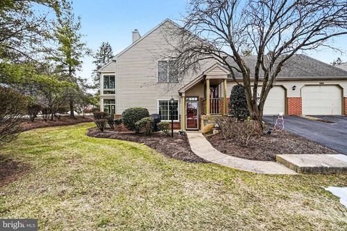 33 Sterling Ct, HERSHEY, PA, 17033-2188 | Card Image